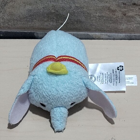 Disney Tsum Tsum Mini Dumbo Plush - Picture 3 of 9